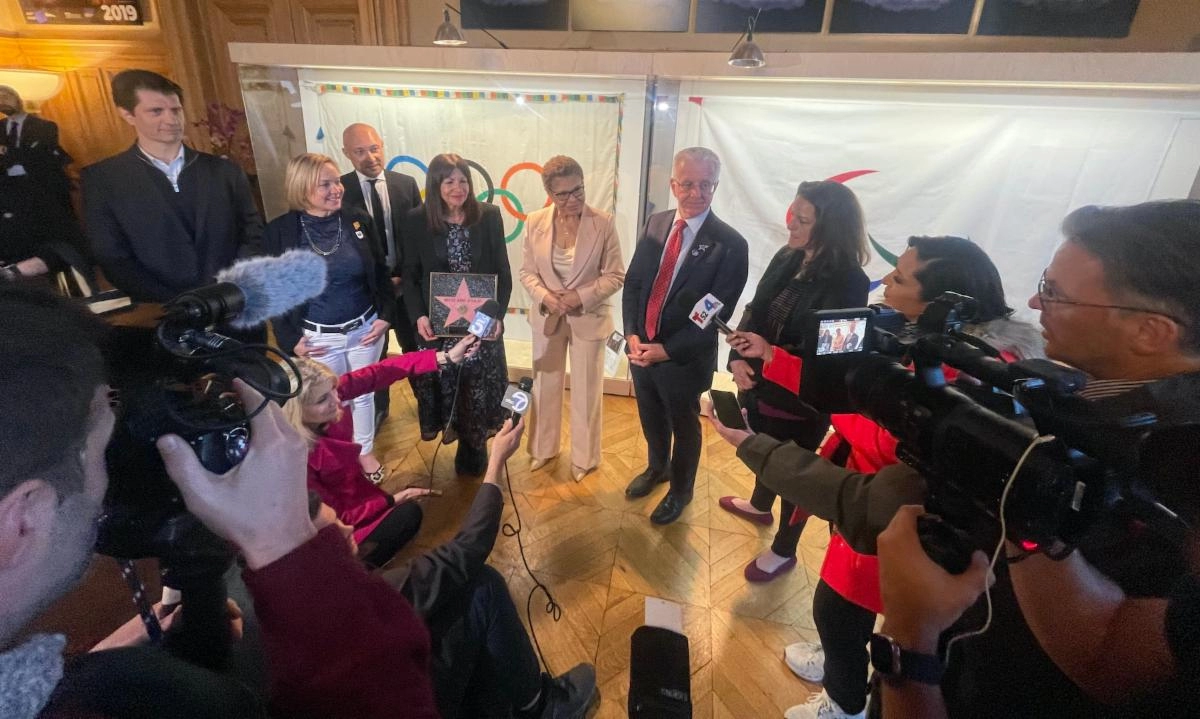 (Mayor Bass, Council President Krekorian and the Mayor of Paris, Anne Hidalgo, take questions from French and American press during L.A. delegation visit to Paris.)